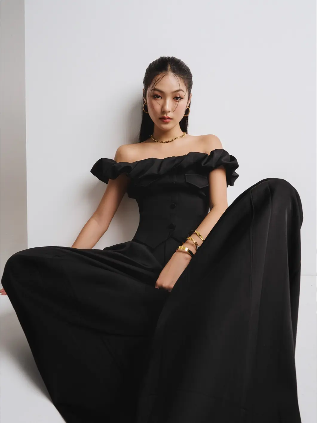 Set 5P.M áo quây nhúm trễ vai và quần xếp li ống rộng màu đen (Có tách set)