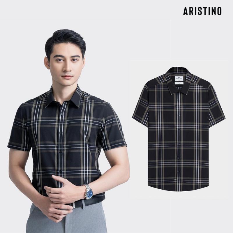 ARISTINO Áo sơ mi ngắn tay nam  thiết kế với tà lượn, không có túi ngực cùng họa tiết đen kẻ trắng bắt mắt phom slim fit ASS012AZ