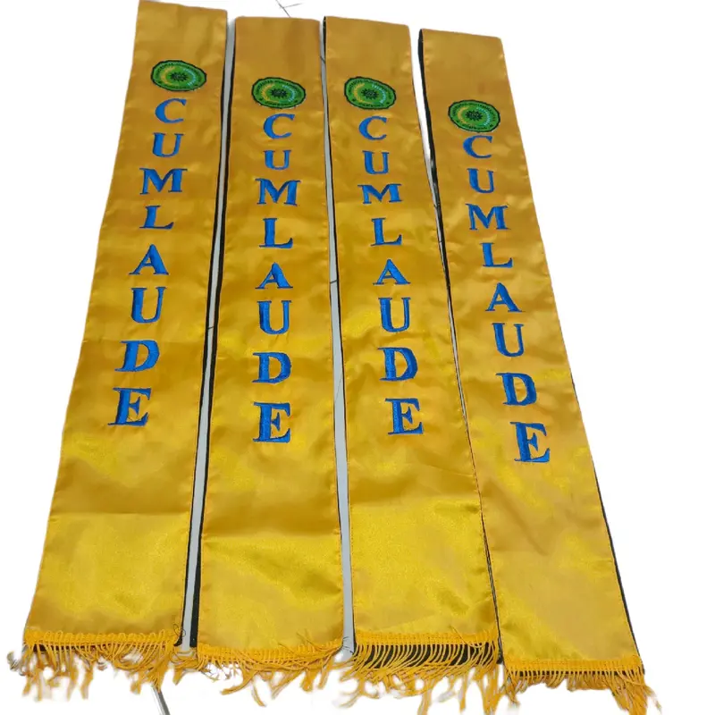 SELEMPANG WISUDA CUMLAUDE 0