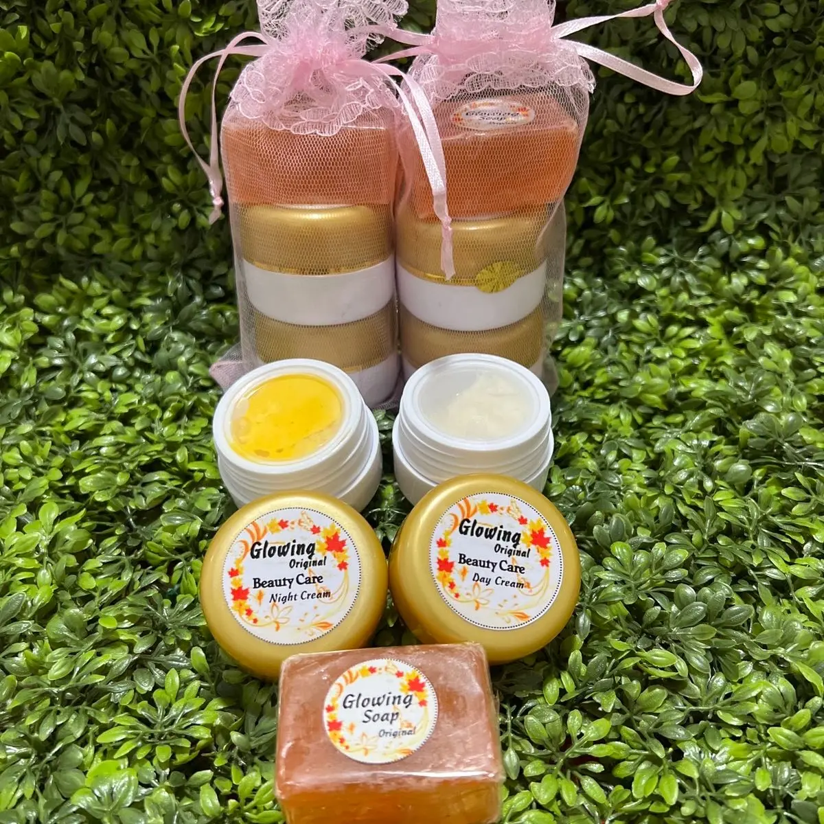 CREAM GLOWING ORIGINAL TRIPLE GOLD 3 ITEM Membersihkan Wajah Hitam