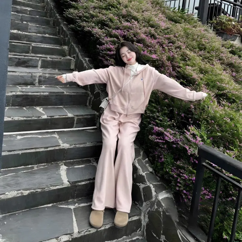Set Bộ Đồ Nữ Áo Dài Tay Khoá Kéo Logo Trước Mix Quần Dài Ống Xuông Chất Len Lông Thỏ - Hà Mi Studio SB 133 2