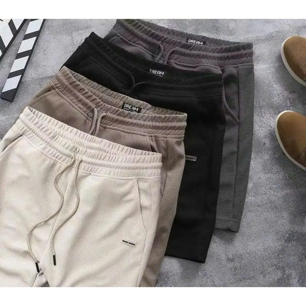 Combo 4 Quần Short Chất Liệu Chất Xốp Tổ Ong Mềm Mát Thoáng Mát Thấm Hút Mồ Hôi, Không Bám Dính - AT1