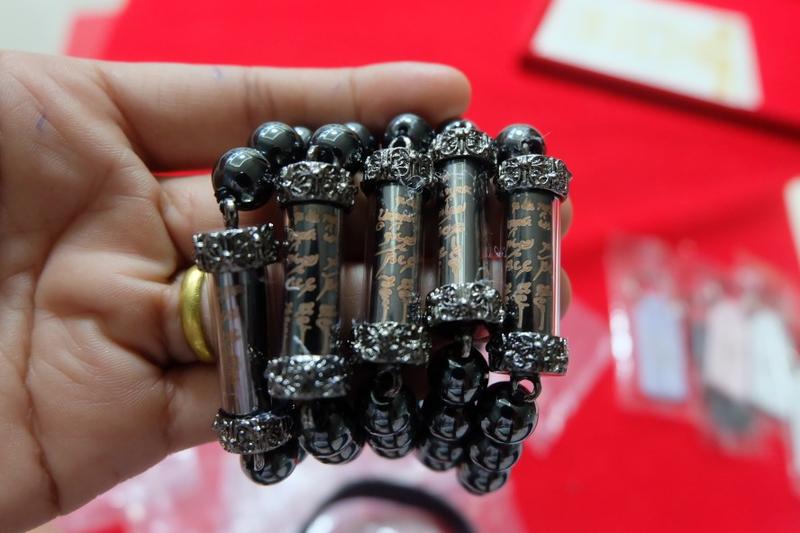 Product Introduction of กำไลเหล็กไหล รุ่น 1  ดูดเงินเรียกทรัพย์ หลวงปู่ศิลาของแท้ 100% 8