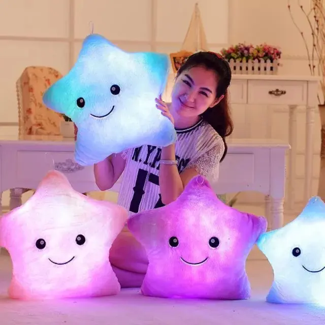Boneka Bantal Bintang LED Boneka Bantal Viral Murah Boneka Bantal Bintang Berwarna Terbaru Boneka Bantal Bintang Banyak Macam Warna Imut LED Boneka Bantal Teman Tidur Nyaman Karakter Bintang Smile Bantal Untuk Tidur Karakter Bintang Pakai Lampu Dolls Toys