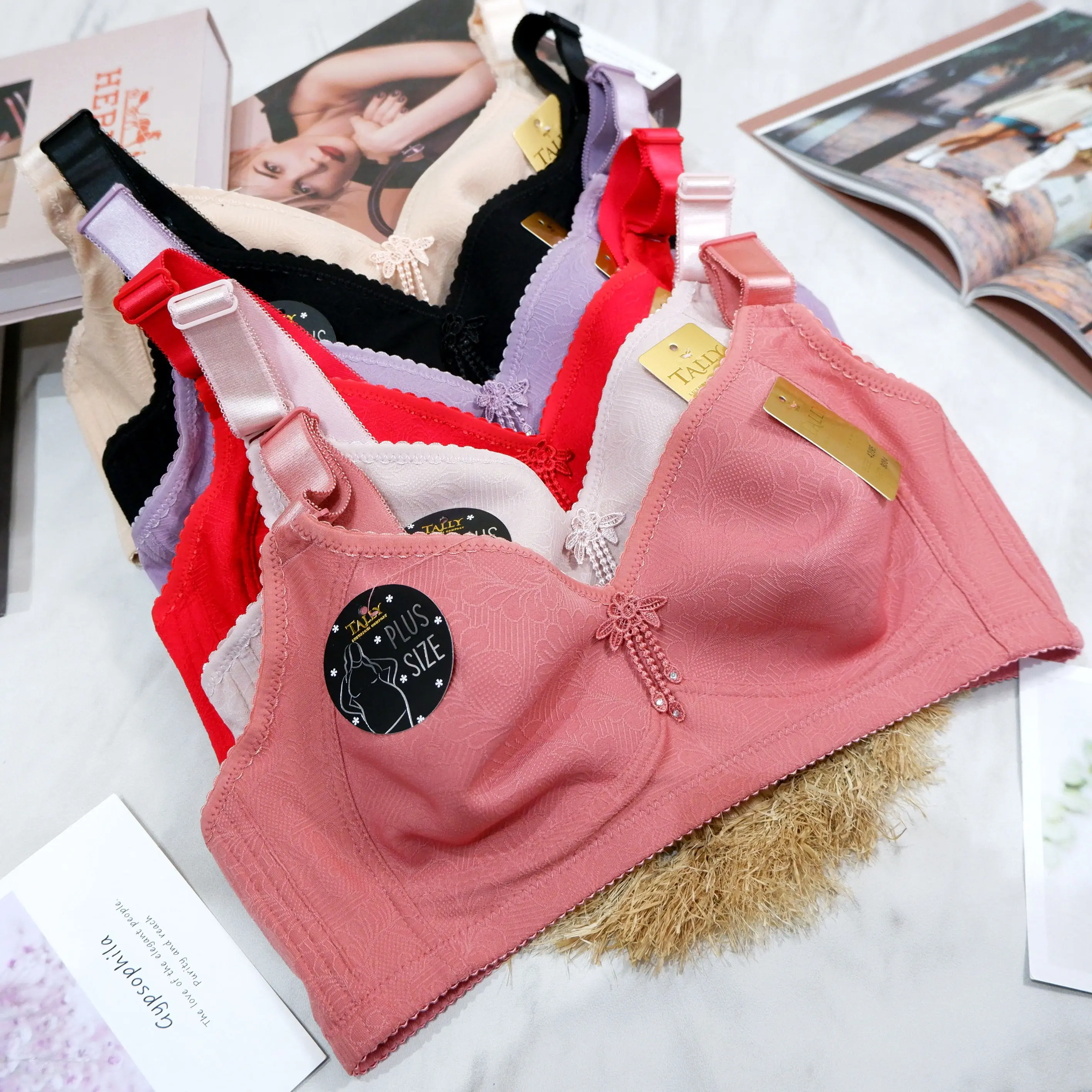 Tally Bra 9384 Bh Jumbo | Tanpa Kawat | Cup C | Full Cup | Busa Tipis | Size 38 – 44 |Kait 4 | Bahan Katun Halus