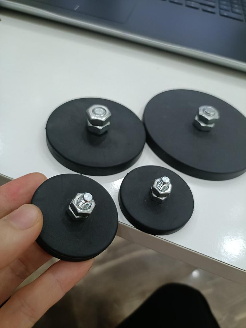 Product Introduction of Nam châm gắn chân mào taxi đế cao su siêu mạnh D43mm 3