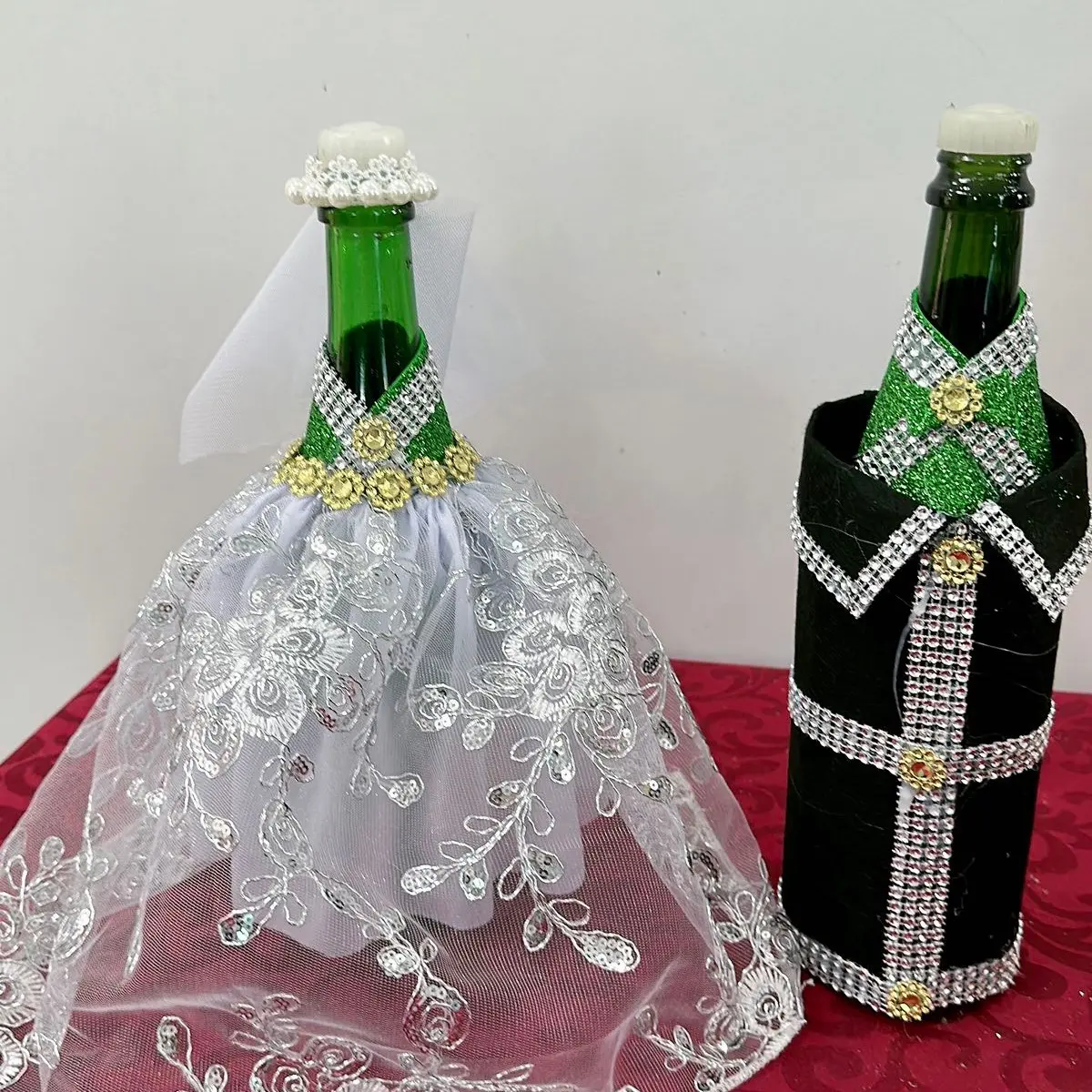 Váy cho chai sâm panh có nhiều mầu cho các bác chọn lựa