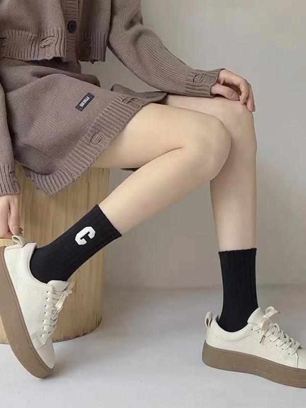 Women's 5 Pairs Letter Patched Crew Socks, Casual Soft Comfy Breathable Soft Cozy Socks for Daily Outdoor Wear, Women Socks for All Seasons 4