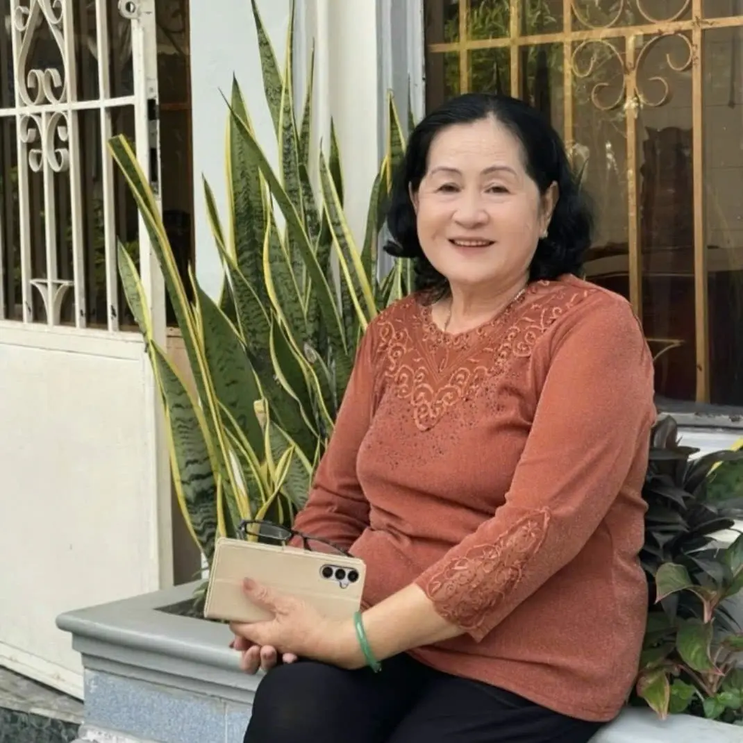 ÁO KIỂU TRUNG NIÊN SANG TRỌNG THUN CC CHUẨN MÀU ( ren áo nhiều kiểu linh hoạt)