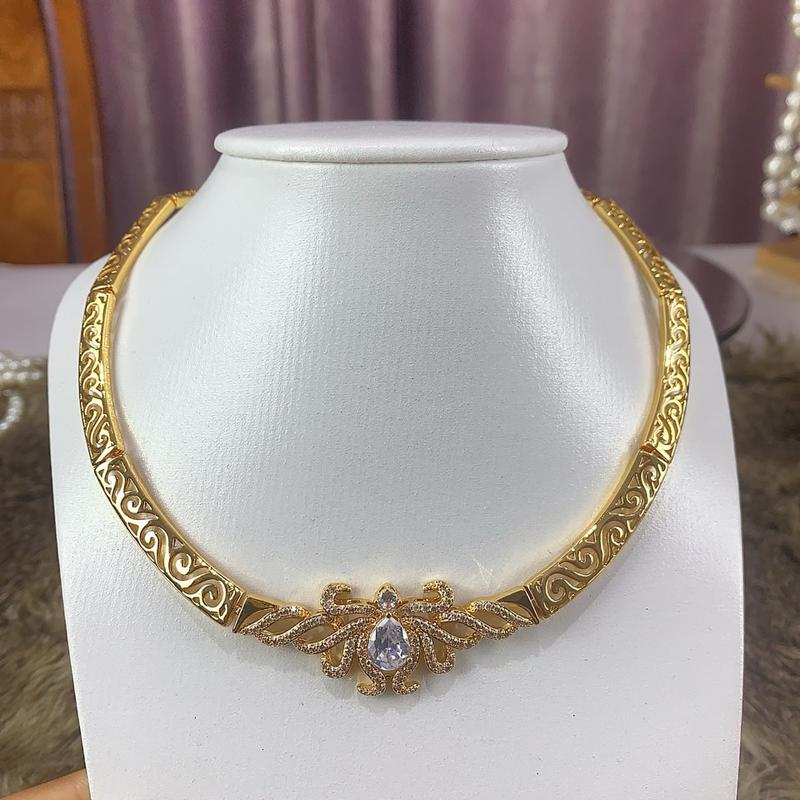 Kiềng  cổ mềm dẹt mạ vàng 18 k , mạ bạch kim , có gắn mặt  đá các màu xanh, trắng, đỏ 4