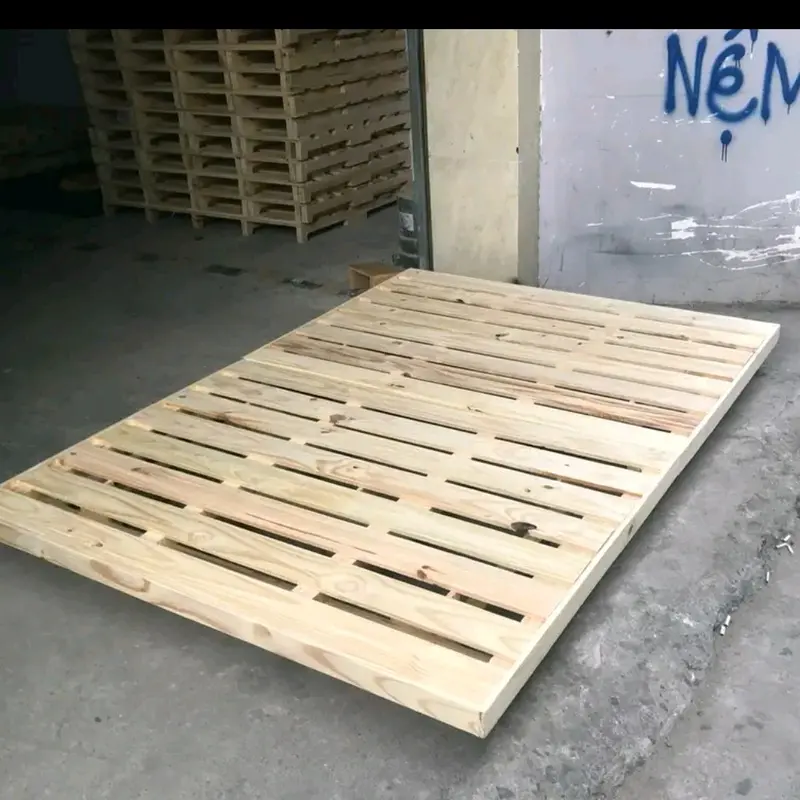 Giường bay chạy đèn led ,chất liệu gỗ thông 2
