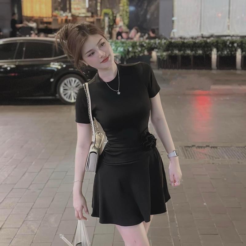 Váy chất umi dáng xoè rúm eo đính hoa lưng kéo khoá  NỮ TOP 0