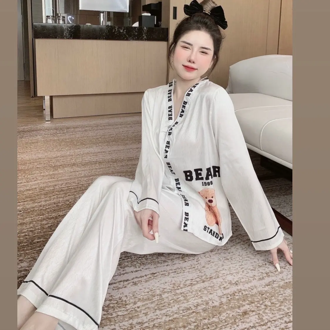 Đồ bộ mặc nhà lụa xước gấu Bear 2 màu pijama nữ