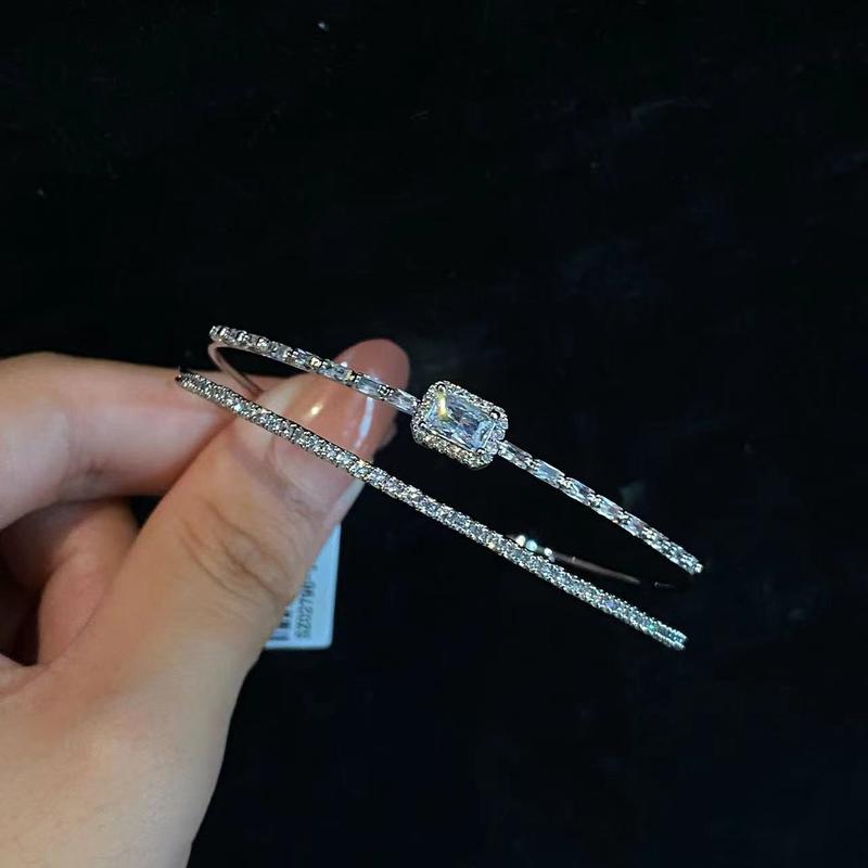 Product Introduction of Twin Effect Internet Celebrity Double-Layer Zircon Cube Sugar Exquisite Flash Light Luxury Bracelet Female Special-Interest Design Opening Bracelet Tide 5