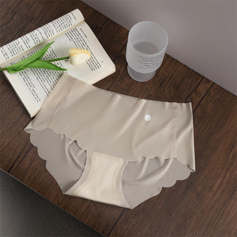 3D Peach Hip Mask Underwear Women's Ice Silk Seamless Summer Breathable Ultra-Thin Quick-Drying Girly Simplicity Triangle Underwear Panty Womenswear Lady Comfort Innerwear Basic Minimalist 9