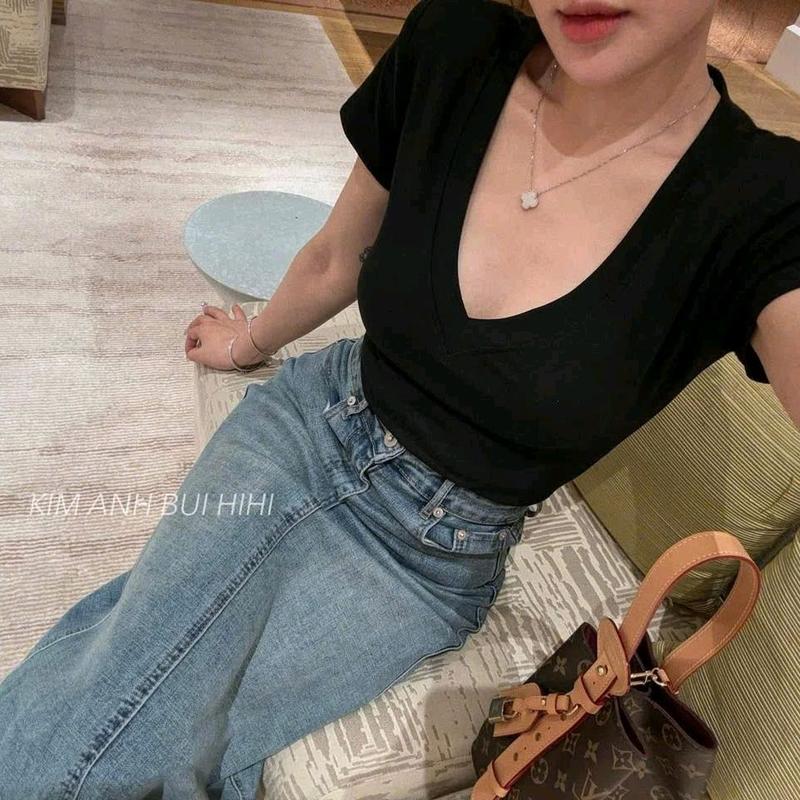 áo thun cổ tim nữ ôm body form dưới 55kg 4