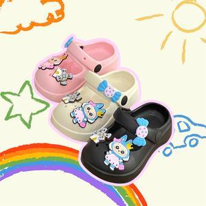 Dép sục bé gái, dép sandal đi êm nhẹ dễ phối đồ đính charm labubu hottrend ( 2115)