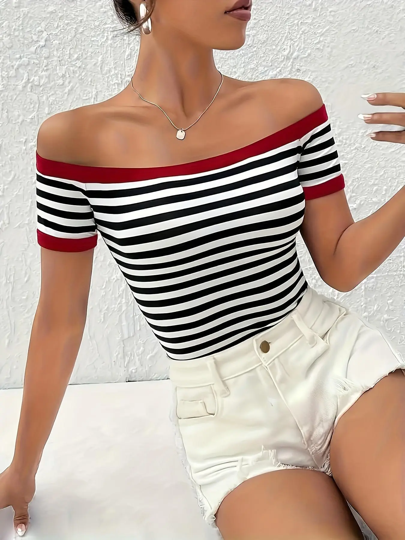 Women's Striped Print Off Shoulder Tee, Casual Fashion T-shirt for Daily Wear, Ladies Clothes for All Seasons