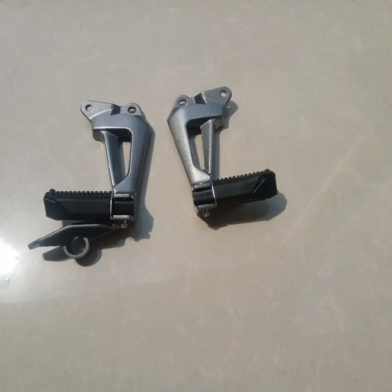 Gác nhôm báng để chân sau Sirius 50cc 110cc 100cc Zin full Phụ Kiện Phụ Tùng Cao Su 2