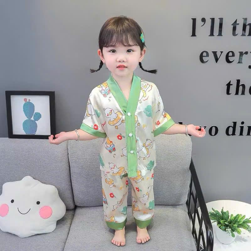 BỘ ĐỒ NGỦ pijma dành cho bé gái ,làm bằng chất chất liệu vải coton mềm, nhẹ, thoáng, không gây kích ứng da cho bé. 4