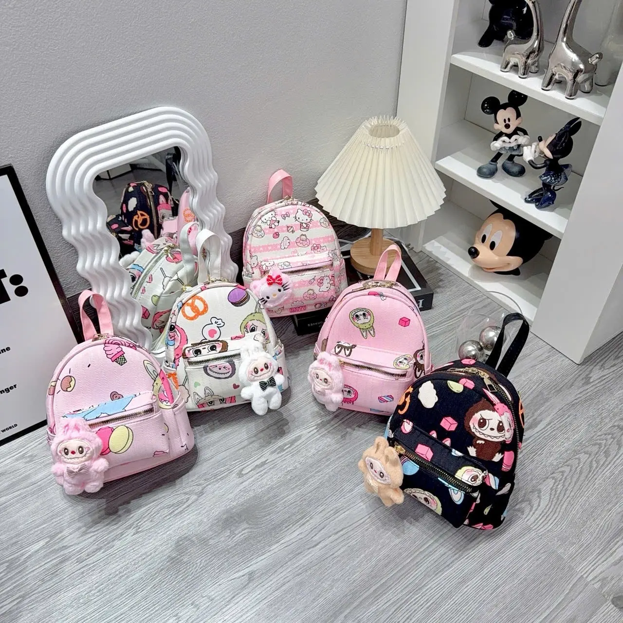 Balo mini thời trang in hình labubu, hello kitty.. Tặng kèm gấu bông. Đeo Vai Backpack Da