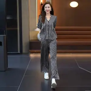 FADFAD Setelan dua potong modis wanita dengan atasan kotak-kotak dan celana panjang