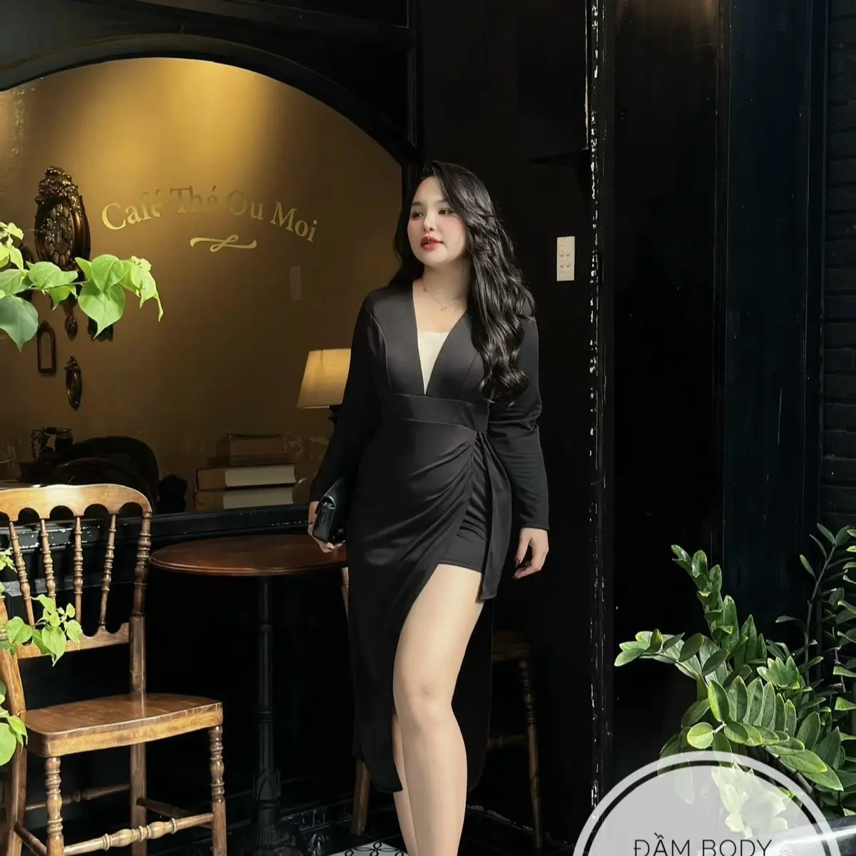 Mèo Mỡ Bigsize — Đầm xẻ tà thiết kế tay dài cổ V bigsize sang chảnh 50-100kg Women Màu Đen Nữ Dress