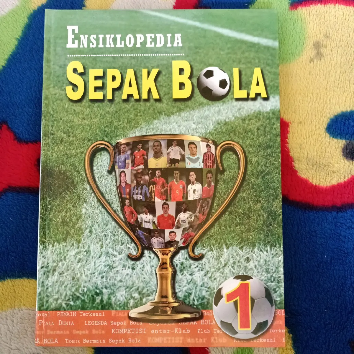 ORIGINAL BUKU ENSIKLOPEDIA SEPAK BOLA JILID 1 HARD COVER