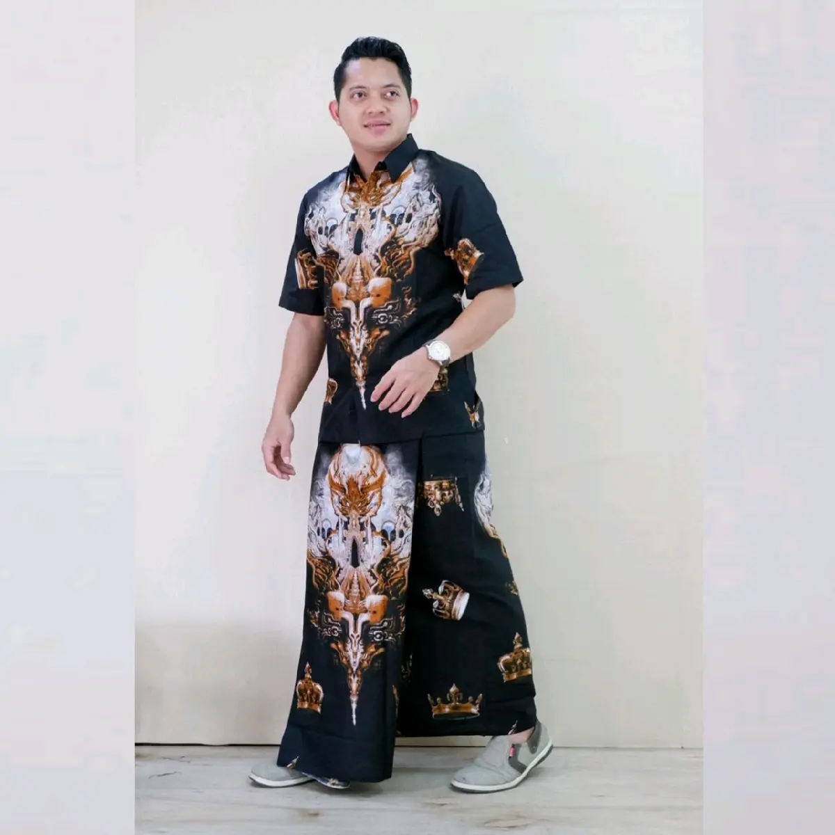 Baju Batik Setelan Sarung Pria Dewasa Kemeja Lengan Pemdek Panjang Lapisan Furing Motif Mahkota Sogan Hitam