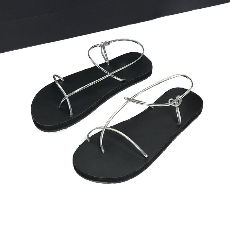 Giày sandal nữ xỏ ngón đế bệt quai mảnh bạc đi học đi chơi TRẮNG ĐEN WOSHOE