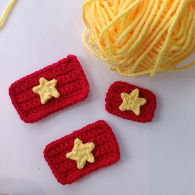 Product Introduction of Móc khoá quốc kỳ, cờ Việt Nam handmade bằng len chào mừng 2/9 1