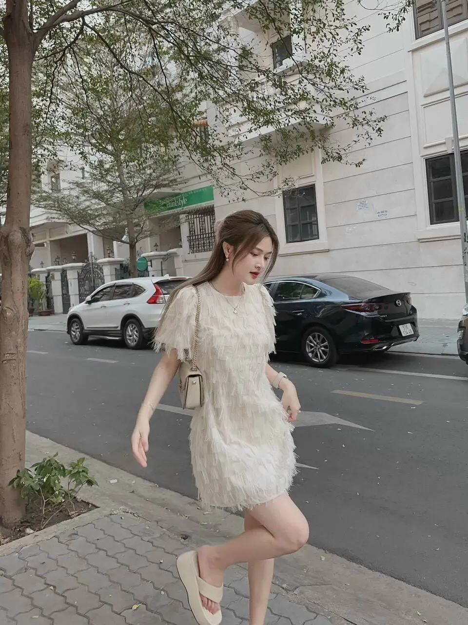 Đầm suông tay phồng lông vũ Swan Dress Nữ Váy Tay Dài Women