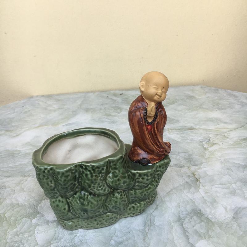 Chậu tượng Chú tiểu đứng mini gốm Bát tràng 1 size CT-75