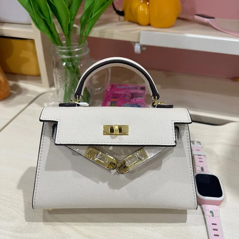 Túi xách nữ h..m dáng lùn size 19 5