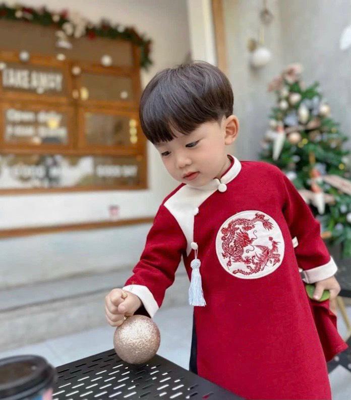 Product Introduction of Áo Dài Tết Cách Tân Cho Bé Trai Bé Gái Thêu Họa Tiết Rồng Chất nhung lì từ 8-28kg 3
