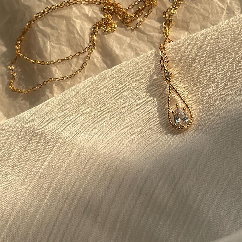 Product Introduction of Vòng Cổ Mặt Dây Chuyền Giọt Nước Zircon, Phong Cách Cổ Điển Sáng Bóng, Dành Cho Nữ, Thiết Kế Tối Giản, Dây Chuyền Xương Đòn Hình Giọt Nước, Kiểu Choker, Thích Hợp Cho Tiệc Cưới, Đồ Trang Sức 5