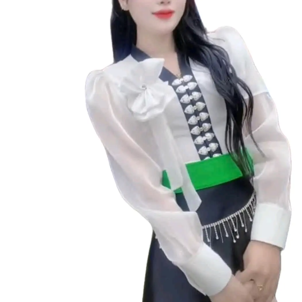 com bo bộ  váy áo cóm  cộng xà tích.