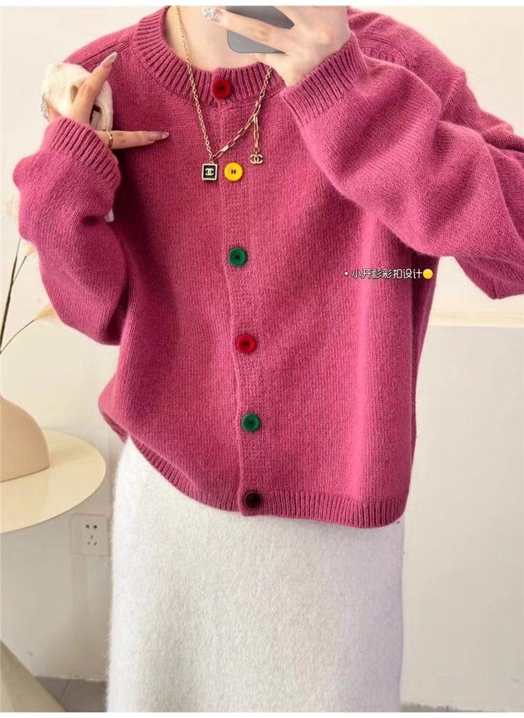 Product Introduction of Áo Cardigan Dệt Kim Chunky Mềm Mại, Cỡ Lớn, Nút Bấm Đầy Màu Sắc, Áo Len Cropped Dài Tay Áo Hở Trước, Cổ Tròn Ấm Cúng, Thích Hợp Cho Mùa Xuân / Mùa Thu / Mùa Đông, Áo Mặc Bên Ngoài Dễ Phối Đồ, Năm 2025 10