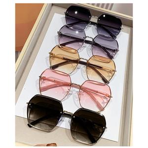 แว่นกันแดดระดับไฮเอนด์สำหรับผู้หญิง มาใหม่ เหมาะสำหรับฤดูร้อน กันยูวี สำหรับผู้หญิง