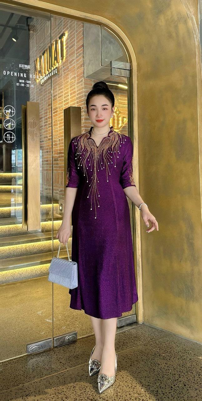 Product Introduction of Đầm Trung Niên Dáng Dài + Lửng K482 Vải Nhũ từ 50-80kg Ôm gọn Màu Đỏ Women Dress Kim Tuyến 33