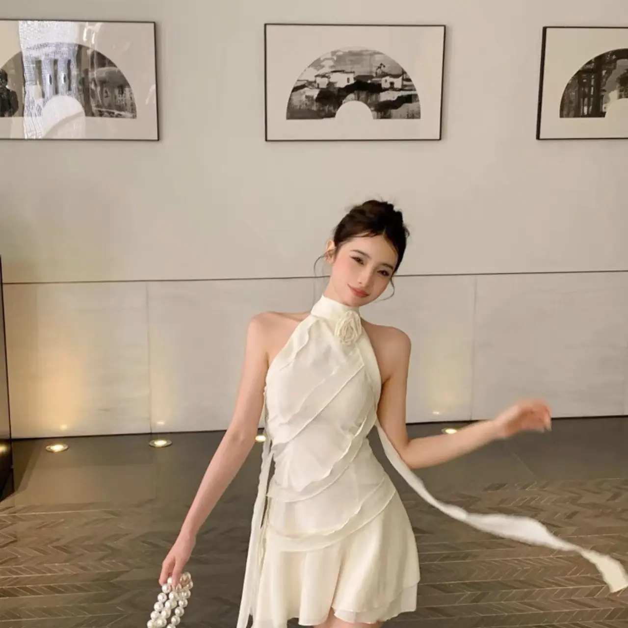 Váy đầm nữ cổ yếm hở lưng đính hoa phối dây tua rua hai màu trắng màu đen chất voan tơ sang trọng dự tiệc (có sẵn mút ngực) Women Dress
