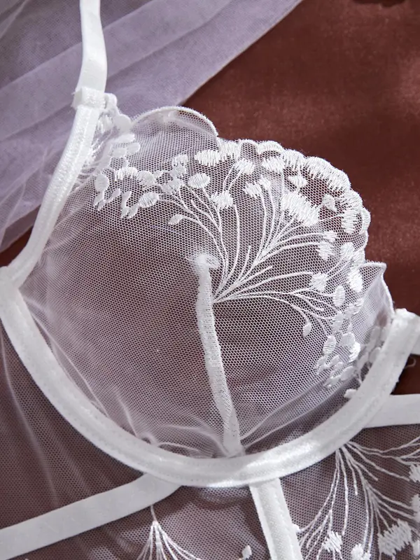 Women's Floral Embroidery Underwire Bra & Panty Two-piece Set, Sexy Comfortable Elegant Lingerie Set, Women's Underwear Set for All Seasons,  Womens Clothes 1