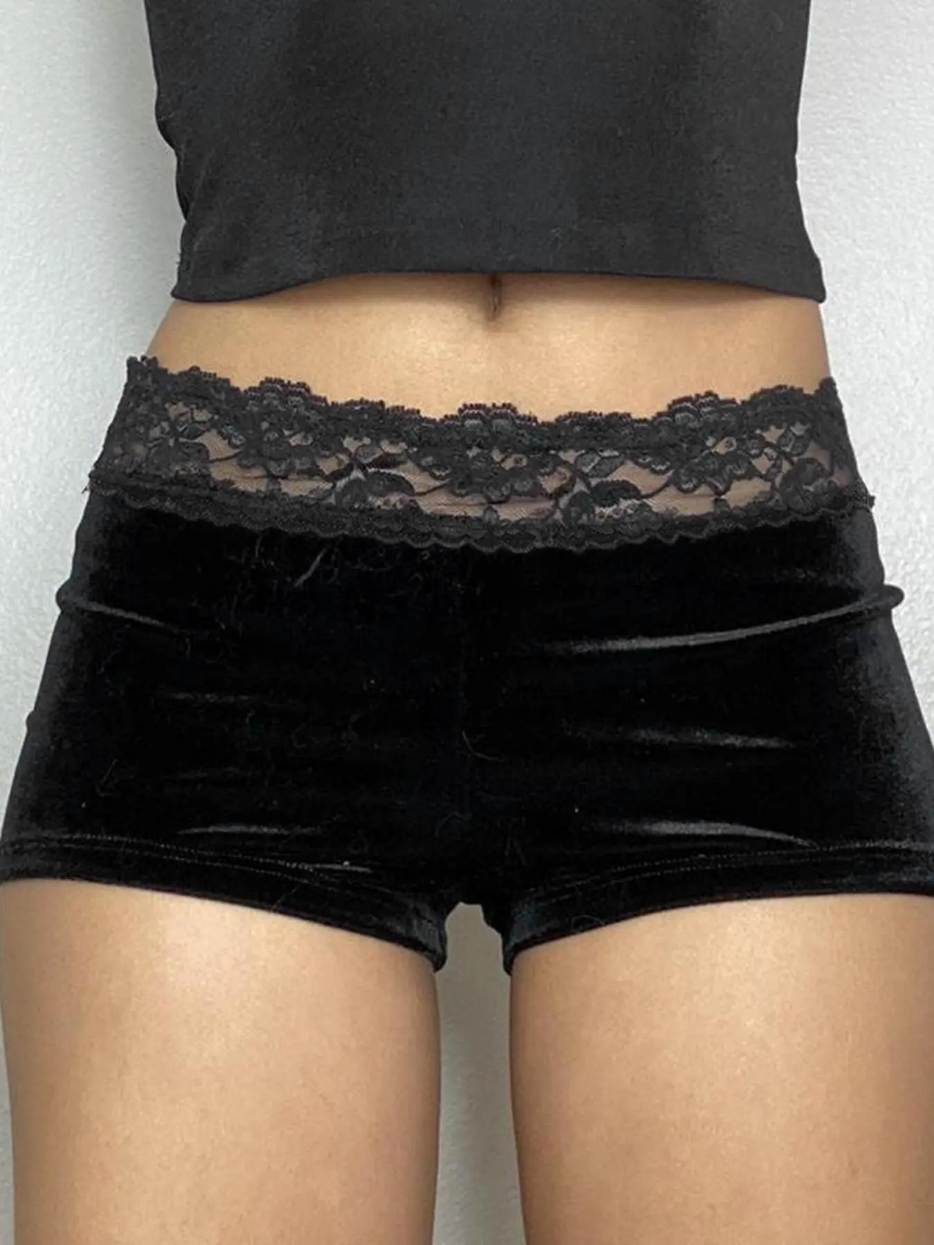 Women's Solid Lace Trim Shorts, Casual Comfy Breathable Shorts for Daily Wear, Ladies Bottoms for All Seasons