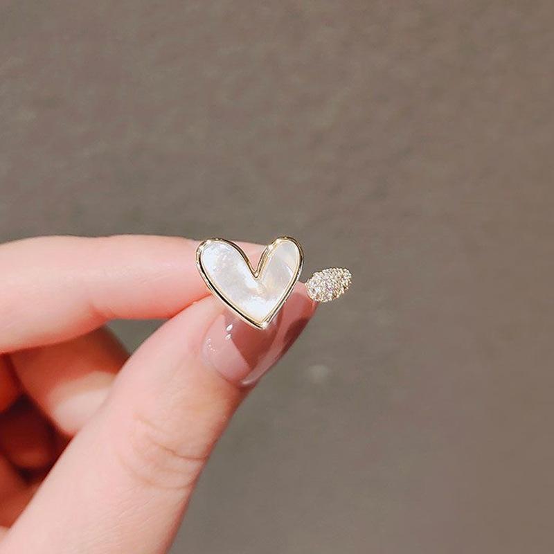 Product Introduction of 2024 New Japanese and Korean Ins Love Ring Female Tide, Niche Design Fashionable Light Luxury Individual Cold Wind Open Index Finger Ring 8