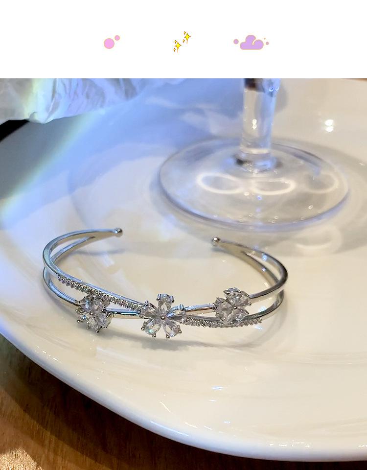 Product Introduction of Women's High-Grade Silver Petal Zircon Bracelet Opening Bracelet Bracelet Ornament 11