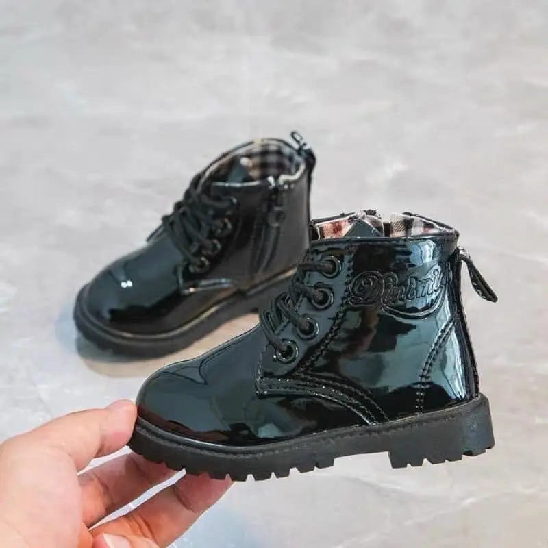 Bốt bóng siêu nhẹ cho bé 0