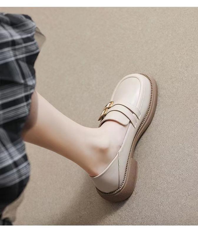 Product Introduction of Yue Chen Loafers Women's 2024 New Spring and Autumn British Style Black Low Heel Leather Shoe Soft Leather JK Pumps Spring 18