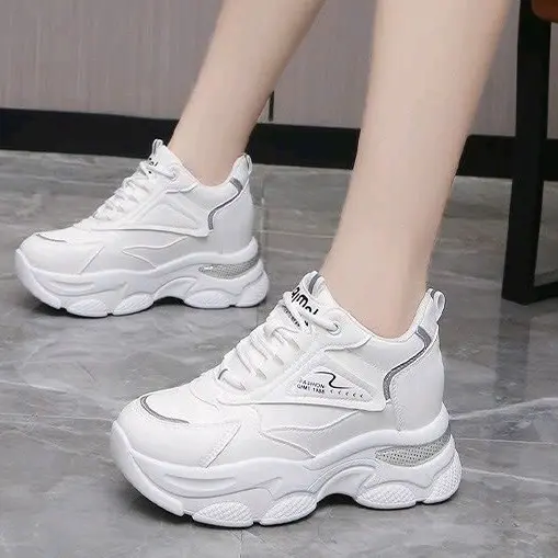 Giày thể thao nữ đế độn 8-9phân,tăng 1 size so với chân chuẩn, hàng chuẩn da mềm xịn đẹp Sneaker Shoes 0