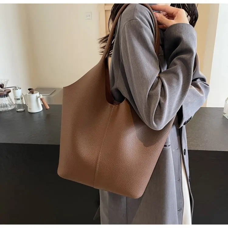 Túi Sức Chứa Lớn, Thời Trang Hàn Quốc Mới, Túi Kẹp Nách Đeo Một Bên Vai, Thích Hợp Cho Phụ Nữ, Đi Lại Thường Ngày, Bề Mặt Mềm, Túi Bucket Cầm Tay, Năm 2025