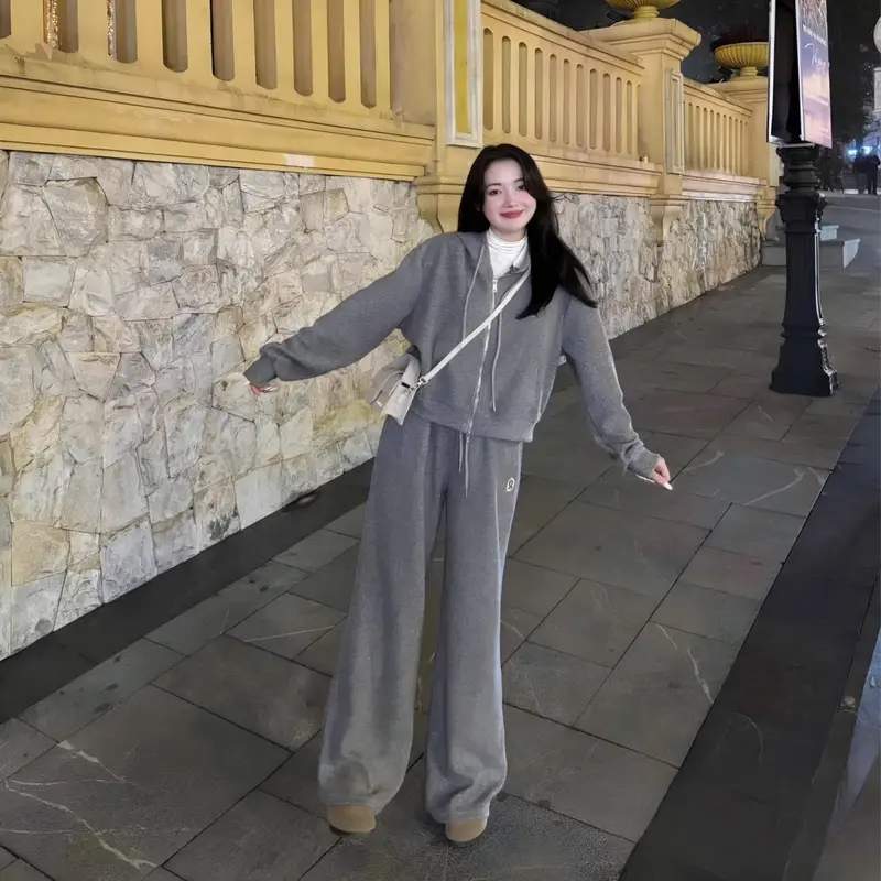 Set Bộ Đồ Nữ Áo Dài Tay Khoá Kéo Logo Trước Mix Quần Dài Ống Xuông Chất Len Lông Thỏ - Hà Mi Studio SB 133 3